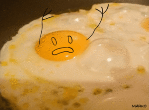 huevo estrellado con cara