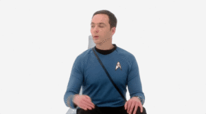 Sheldon Cooper haciendo el saludo de Spock