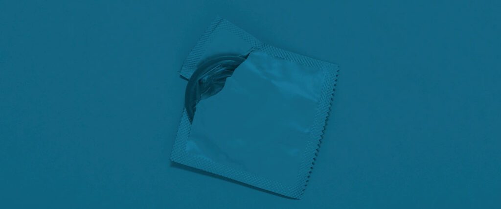 Empaque de un condón abierto