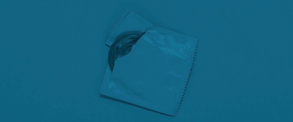 Empaque de un condón abierto